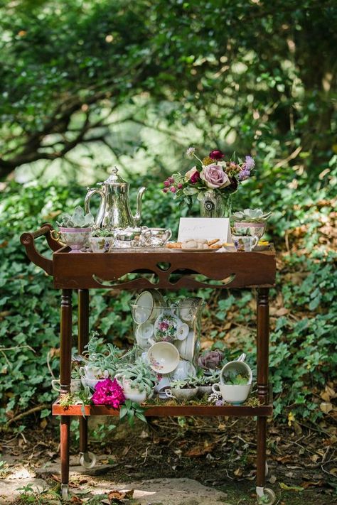 English Themed Party, Garden Party Design, English Garden Party, Victorian Party, Boho Garden Party, Secret Garden Parties, Vintage Garden Parties, Garden Desig, English Tea Party