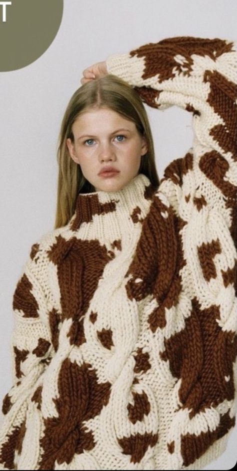 Knitting Accessories Ideas, Knitting Inspiration Creative, Graphic Knitwear, Crochet Fashion Patterns, How To Purl Knit, Knit Outfit, Knit Fashion, Winter Knits, Knitting Inspiration