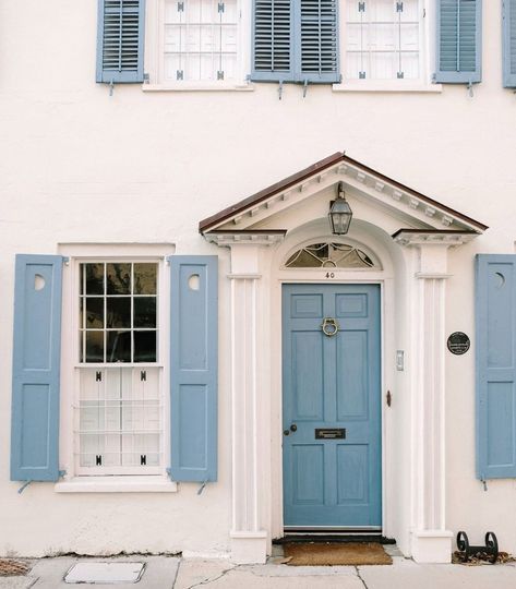 WhereTraveler®️Charleston on Instagram: “Much of our nation's history can be found amongst these streets. The Museum of Charleston came into existence in the year 1773 and is known…” Best House Colors Exterior, Charleston Aesthetic, Gingham Sheets, Charleston Photography, South Carolina Homes, Southern Home, Good House, Serena & Lily, Exterior House Colors