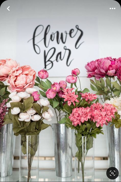 Floral Bridal Shower Ideas, Floral Bridal Shower Decorations, Bouquet Bar, Mexican Wedding Ideas, Love Is In Bloom, Diy Bridal Shower, Shower Flowers, Bridal Shower Decorations Diy, Bridal Shower Activities