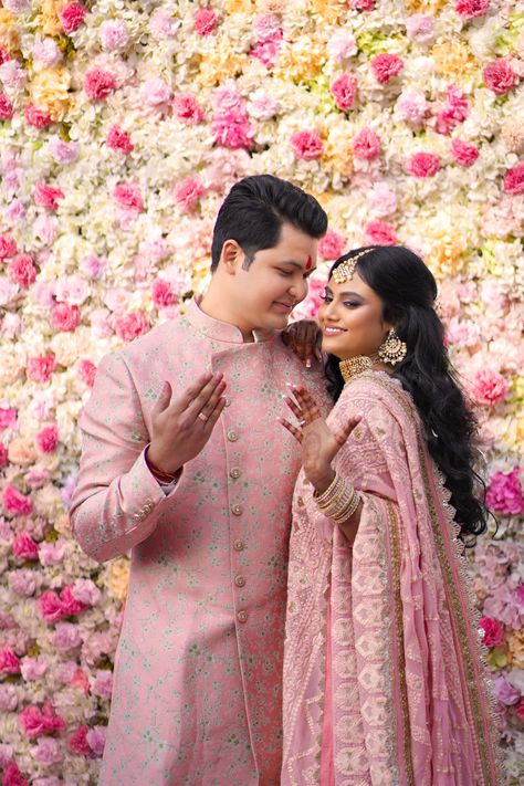 Splitsvilla 7 Contestant Ranji Chopra’s Engagement Pictures Shadi Decoration, Engagement Couple Dress, Engagement Dress For Groom, Big Indian Wedding, Bride Reception Dresses, Engagement Pose, Engagement Outfit Ideas, Engagement Picture Outfits, Indian Wedding Photography Couples