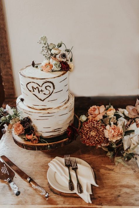 Autumn Cabin, Tennessee Mountains, Wedding Cake Tree, Aspen Wedding, Cabin Wedding, Reception Food, Romantic Wedding Cake, Wedding Reception Food, Wedding Cake Rustic