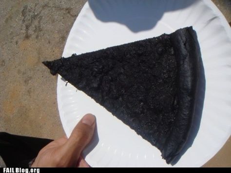 HAHA omw these are hilarious   And this pizza. | 37 People Who Are Worse At Cooking Than You Cooking Fails, Worst Cooks, Food Fails, Gross Food, Cake Wrecks, Ham Salad, Pizza Funny, Cooking Together, Cooking Show