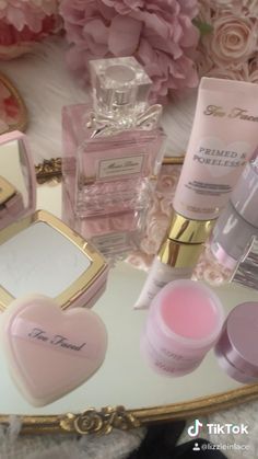 Beauty Products Video, Too Faced Aesthetic, Pink Beauty Products, Pink Video, National Pink Day, Beauty Products You Need, Beauty Video Ideas, Chic Makeup, Glow Recipe