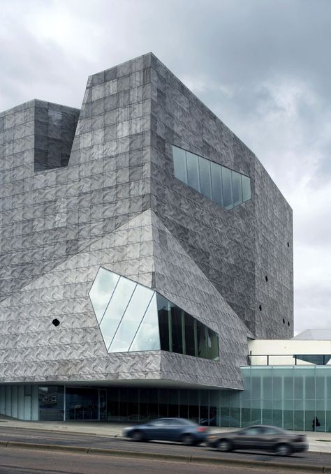 AD Special: Walker Art Center - Herzog & de Meuron by Duccio Malagamba Walker Art Center, Walker Art, Interesting Buildings, Brutalism, Layout Inspiration, Contemporary Architecture, Art Center, Amazing Architecture, Architecture Building