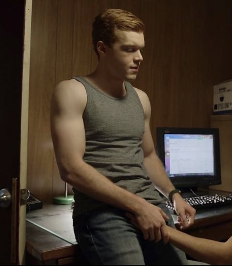 Cameron Monaghan Hot Pics, Cameron Monaghan Long Hair, Ian Gallagher Hot Pics, Ian Gallagher Shirtless Pic, Young Cameron Monaghan, Camoren Monaghan, Cameron Monaghan Shameless, Cameron Monaghan Girlfriend, Cameron Monaghan Gotham