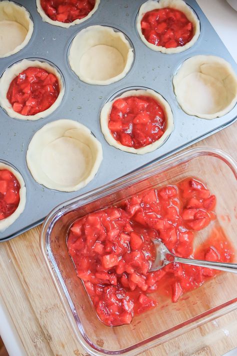 Strawberry Apple Pie, Strawberry Mini Desserts, Freezer Strawberry Pie Filling, Strawberry Mini Pies, Strawberry Pie Filling Desserts, Strawberry Pie Filling Recipe, Strawberry Tart Filling, Mini Strawberry Pies, Strawberry Poptart Pie