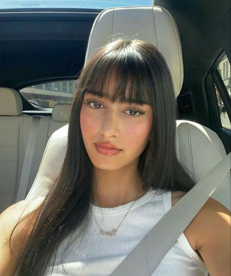 Girl With Bangs, Bangs With Medium Hair, Girls Hairstyles Braids, Fringe Hairstyles, Haircuts For Medium Hair, Long Hair With Bangs, Hairdo For Long Hair, Haircuts For Long Hair, Dye My Hair