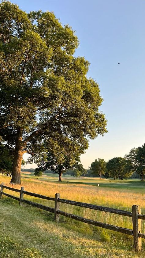 Country Side Aesthetic Houses, American Countryside Aesthetic, Country Side Wallpaper, England Countryside Aesthetic, Indiana Countryside, Ohio Countryside, Europe Countryside, Ohio Aesthetic, Garden Countryside