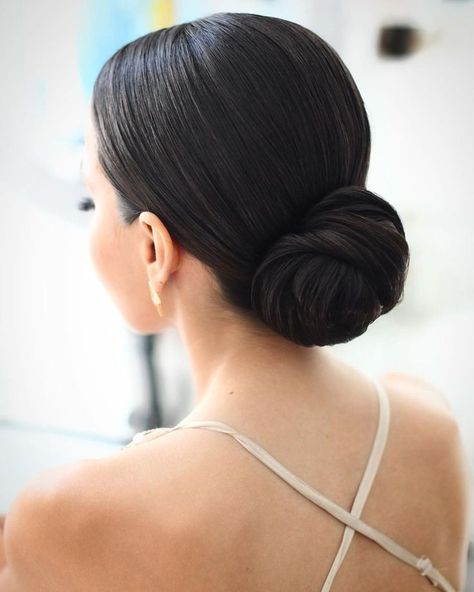 Bridal Chignon, Low Bun Wedding Hair, Wedding Bun Hairstyles, Wedding Hair Up, Bridal Hair Buns, Bridal Hair Updo, Best Wedding Hairstyles, Wedding Hair Inspiration, Voluminous Hair