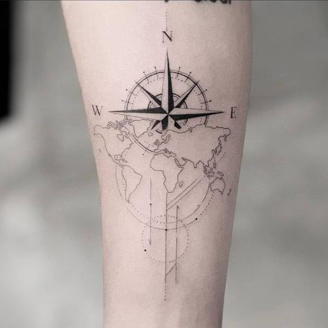 Fine line world map and compass rose tattoo. World Map Arm Tattoo, World Tattoos For Women, World Compass Tattoo, Orion Tattoo, Simbols Tattoo, Compass And Map Tattoo, Geometric Compass, Compass Tattoo Men, World Map Tattoos