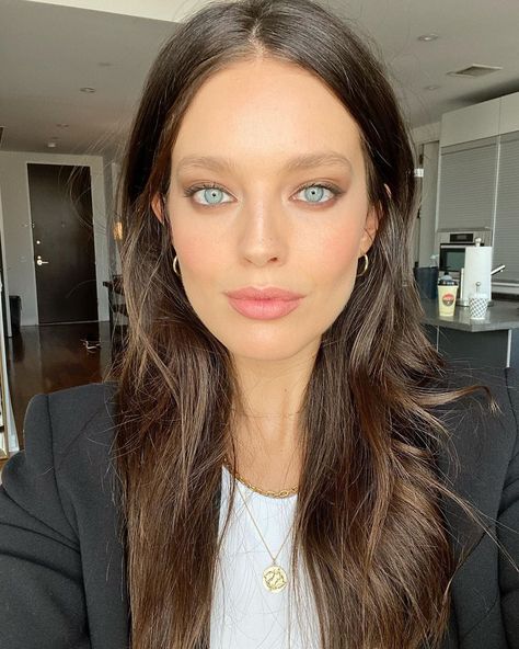 Emily DiDonato on Instagram: “Today’s glam by @graceleebeauty + @maybelline ❤️” Dark Brown Hair Pale Skin, Brown Hair Blue Eyes Pale Skin, Brunette Hair Pale Skin, Brown Hair Pale Skin, Dark Hair Pale Skin, Hair Colors For Blue Eyes, Hair Pale Skin, Emily Didonato, Actrices Hollywood