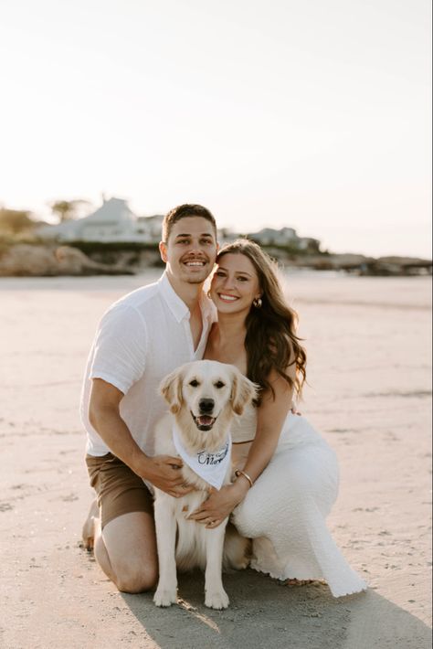 Couple Family Pictures Posing Ideas, Couple Photo Ideas With Dog, Engagement Photo Shoot With Dogs, Engagement Dog Photos, Couples Picture With Dog, Engagement Picture With Dog, Couples Pics With Dogs, Engagement Photo Hair Ideas, Couple Family Pictures