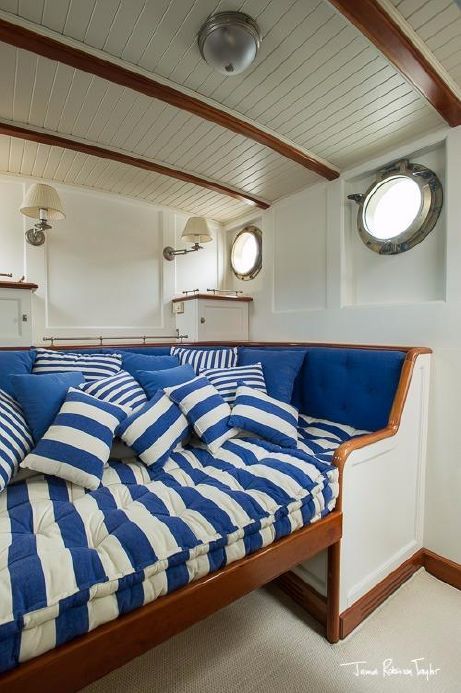 Boat Ceiling Ideas, Wood Boat Interior, Boat Ceiling, Boat Bedroom, Yacht Interior Decor, Boat Renovation, Boat Interior Design, Boat House Interior, Sailboat Interior