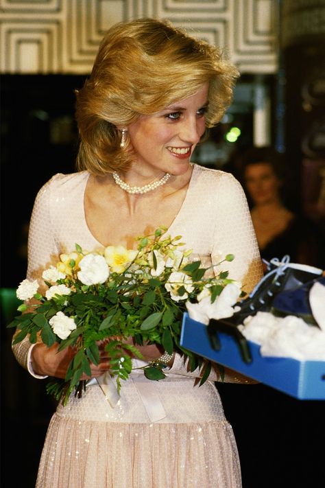 Diana Hair, Princess Diana Hair, Diana Williams, Princess Diana Fashion, Princess Diana Family, Princess Diana Photos, Princess Diana Pictures, Prinz Harry, Elegante Y Chic