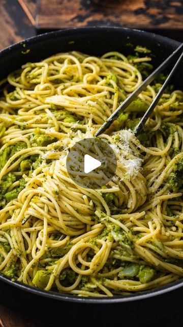 James C Delmage on Instagram: "Pasta con broccoli, or pasta with broccoli, is a simple dish that’s easy to make and incredibly comforting. With just a few ingredients, this pasta comes together in about 30 minutes making it a go-to for busy weeknights.  Recipe on the blog!  Link in bio above☝️☝️
⭐
What you’ll need:
1 head broccoli - bottom 1-2 inches discarded
1 pound spaghetti
1/2 cup extra virgin olive oil
6 cloves garlic - sliced
1/2 cup Pecorino Romano - grated
1/2 teaspoon chili flakes
3 cups pasta water - will most likely not need it all
⭐
Full recipe and video Google "pasta con broccoli sip and feast"
⭐
#pasta #sipandfeast #recipevideo" Pasta Con Broccoli, Sip And Feast, Pasta With Broccoli, Pasta Water, Pecorino Romano, Chili Flakes, Virgin Olive Oil, Few Ingredients, 1 Pound