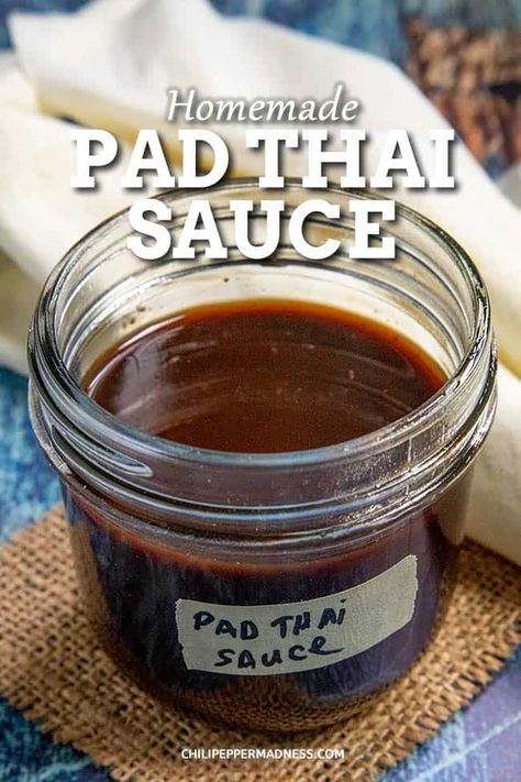 Pad Thai Sauce Recipe, Thai Sauce Recipe, Pad Thai Recipe Easy, Noodle Sauce Recipe, Beef Pad Thai, Wok Sauce, Pad Thai Recipe Authentic, Homemade Pad Thai, Thai Dipping Sauce