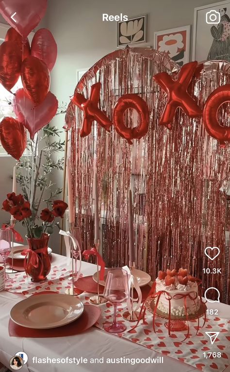 Xoxo Balloons, Retro Wedding Theme, Galentines Day Ideas, Red Party Decorations, Valentines Brunch, Red Birthday Party, Seventeenth Birthday, Pink Bachelorette Party, 21st Bday Ideas