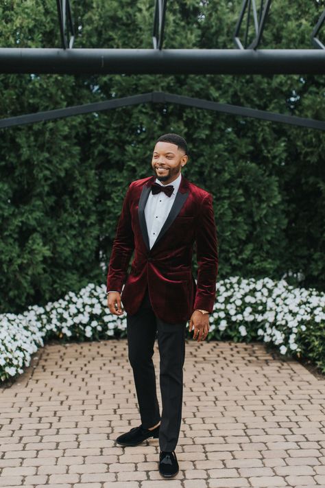 Ruby Red Groomsmen, Grooms Red Suit, Groom Wine Suit, Burgundy Tuxedo Prom, Burgundy Suit Jacket Men, Groomsmen Christmas Wedding, Velvet Red Suit Men, Cream And Burgundy Suit, Red Velvet Suit Mens Wedding