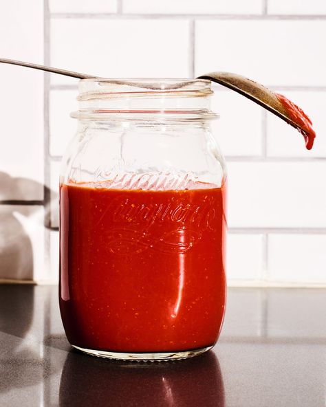 Fermented Hot Sauce Recipe, Fermented Hot Sauce, Hot Sauce Recipe, Lacto Fermented, Fermenting Weights, Fermenting Jars, Hot Sauce Recipes, Sweet Carrot, Fermented Vegetables