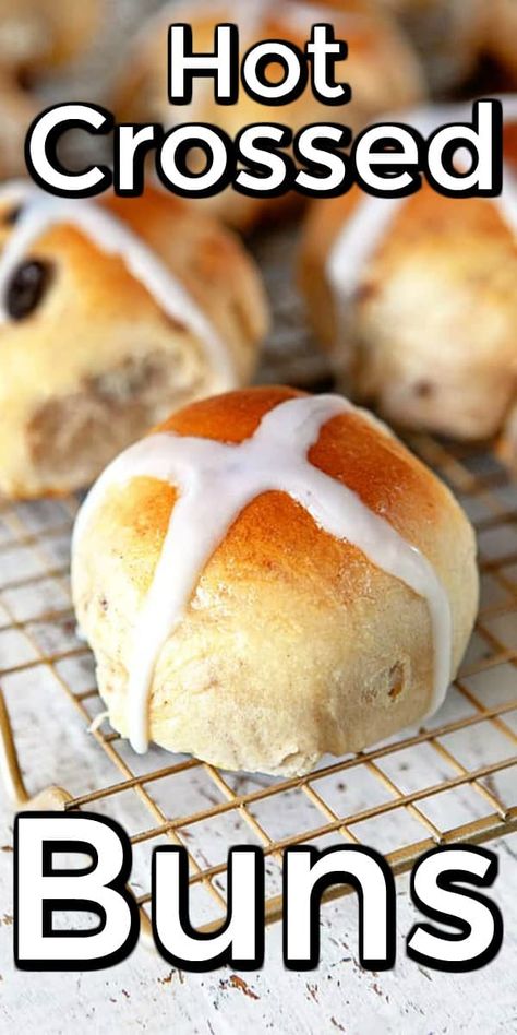 Dairy Free Hot Cross Buns, Vegan Hot Cross Buns Recipe, Eggless Hot Cross Buns, Dairy Free Easter Recipes, Hot Crossed Buns, Vegan Hot Cross Buns, Buns Recipe Easy, Easy Buns, Vegan Bakes