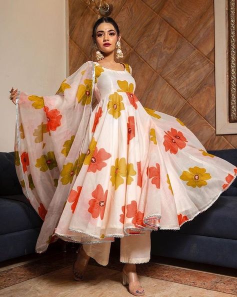 Party Anarkali, Flower Print Gown, Long Anarkali Dress, Gown With Dupatta, Anarkali Dress Pattern, Chic Maxi Dresses, Desi Fashion Casual, Fancy Dresses Long, Indian Dresses Traditional