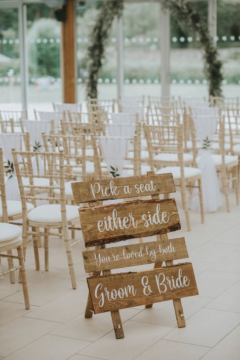 Wedding Wooden Signs, Wedding Welcome Signage, Pallet Wedding Signs, Welcome Signage, Apron Sewing, Pallet Wedding, Rustic Style Wedding, Wedding Signs Diy, Cottage Wedding