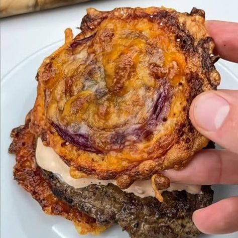 Keto Sliders Recipes Hamburger, Low Carb Hamburgers, Almond Flour Burger Buns, Keto In And Out Burger, No Carb Burger, Burger With Onion Bun, Onion Burger In And Out, Low Carb Chili Burgers, Burger With Onion Rings