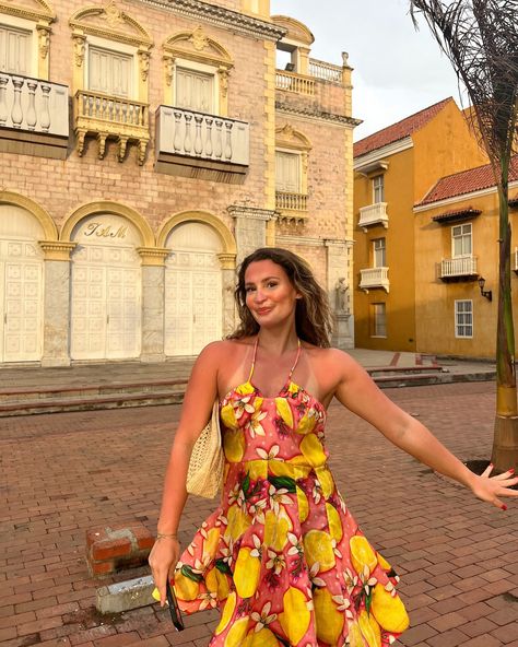 Just a little burnt 💃 Summer outfit, summer style, summer fashion, summer ootd, ootd, vacation, vacation outfit, vacation outfit idea, vacation style, summer dress, dresses, vacation dress, European summer, euro style. #summerdresses #vacationoutfit #summerstyleinspo #vacationoutfitideas #summeroutfitinspo #dresses #vacationdress #cartagena Cartagena, Cartagena Outfit Style, Cartagena Colombia Outfit, Cartagena Outfit, Ootd Vacation, Style Summer Dress, Dresses Vacation, Summer Ootd, Vacation Dress