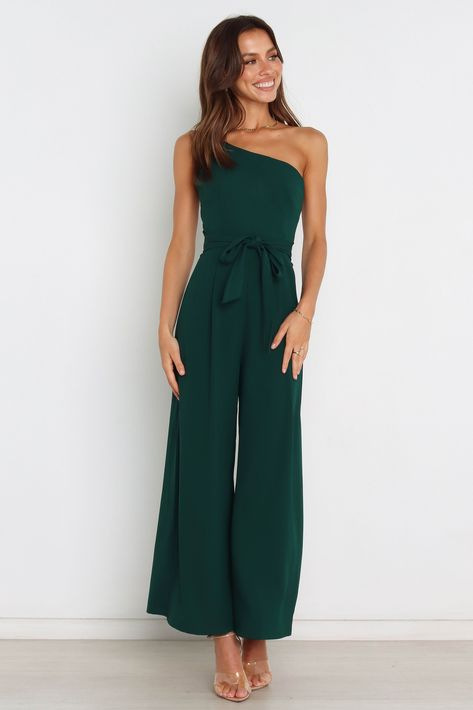 Style Jumpsuit, Wedding Guest Attire, Style Pant, Chique Outfits, One Shoulder Jumpsuit, Paris Mode, Jumpsuit Elegant, Guest Attire, Green Jumpsuit