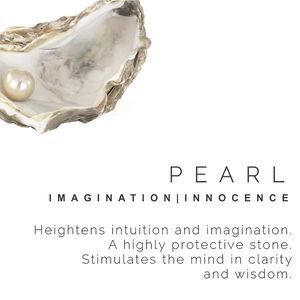 Mother Of Pearl Meaning, Pearl Meaning, Healing Ideas, Stone Meanings, Gold Bracelets Stacked, Earth Gift, Crystal Guide, Pearl Stone, Crystals Healing