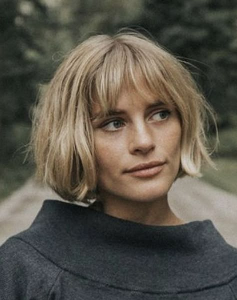 French Bob Shag, Medium Bob With Fringe, Short French Bob With Bangs, French Bob With Fringe, Blonde French Bob, Short Bob Bangs, Dark Blonde Bob, Blonde Bob With Fringe, First Day Of School Hairstyles