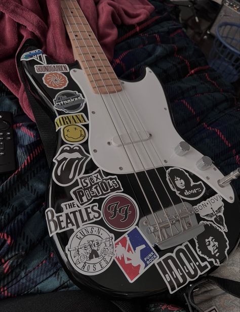 sticker bass guitar aesthetic I Love Bass, Nagisa Shiota, Guitar Stickers, Electric Guitar Design, Guitar Photos, Guitar Obsession, Cool Electric Guitars, E Dawn, Music Mood