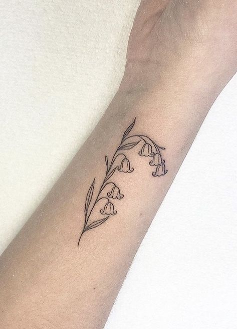 Bluebells Flower Tattoo, Bluebell Tattoo, Lilac Tattoo, Belle Tattoo, Black And White Tattoo, Black Line Tattoo, Street Tattoo, Cute Tiny Tattoos, Line Work Tattoo