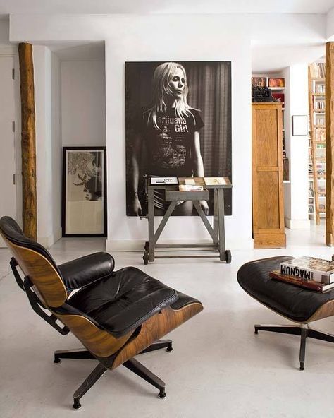 living 아파트 인테리어, Design Del Prodotto, A Living Room, Eames Lounge Chair, Eames Chair, Home Fashion, Modern Interior Design, Rock N, 인테리어 디자인