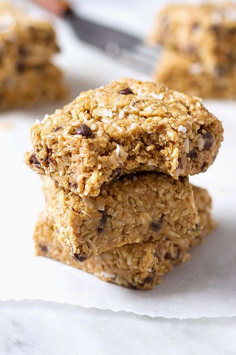 best-No-Bake-Bar-Recipes Homemade Fig Newtons, Soft Granola, Nut Free Granola, Chocolate Oatmeal Bars, Low Carb Protein Bars, Energy Bars Recipe, Protein Bars Homemade, Chocolate Oatmeal Cookies, Coconut Peanut Butter