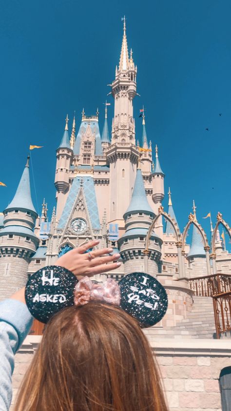 Engagement Disney Photos, Disney Proposal Pictures, Disneyland Proposal Ideas, Proposal Disneyland, Disney Engagement Photos, Disney Couple Photos, Disney Proposal Ideas, Proposal Ideas Disney, Disney World Proposal