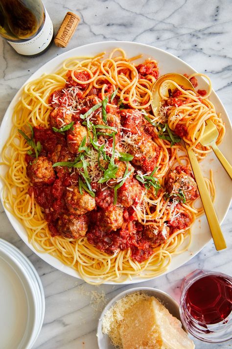 Damn Delicious Recipes, Meatballs And Spaghetti, Saturday Dinner, Xmas Recipes, Pantry Recipes, Burger Meat, Tuna Noodle Casserole, Macaroni Recipes, Food Pasta