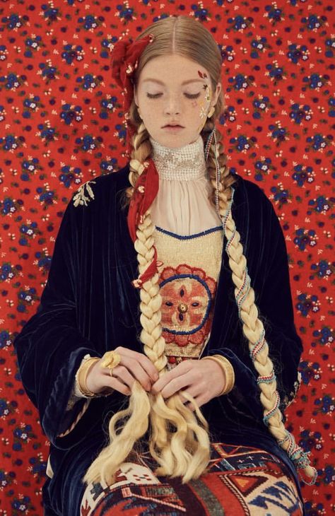 Folk Fashion, Arte Inspo, Russian Fashion, Photo Story, Vogue Italia, Portrait Inspiration, Fine Art Photography, Photography Inspiration, Pretty People