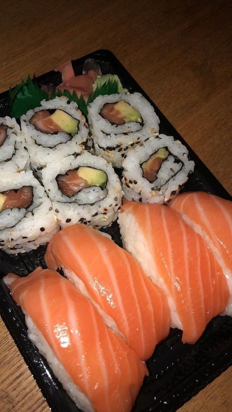 Essen, Sushi Ig Story, Food Drink Photography, Food Drinks Dessert, Food Goals, Snap Food, Instagram Food, Food Snapchat, Food Obsession