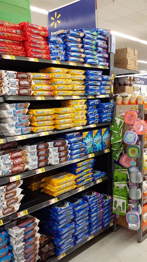 Snacks At The Store, Best Snacks To Buy, Walmart Food, Chocolate Store, Walmart Aesthetic, Convience Store Snacks, Healthy Snacks Buy At Store, Good Snacks To Buy Grocery Store, Oreo Cookie Balls