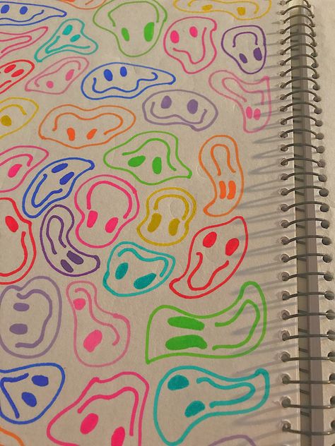 Smiley Face Doodles Aesthetic, Smiley Drawings Simple, Smiley Face Drawing Aesthetic, How To Draw Smiley Faces, Aesthetic Art Easy To Draw, Drawing Ideas Aesthetic Easy Colorful, Easy Sketchbook Ideas Simple, Sketchbook Ideas Preppy, Aesthetic Preppy Drawing Ideas