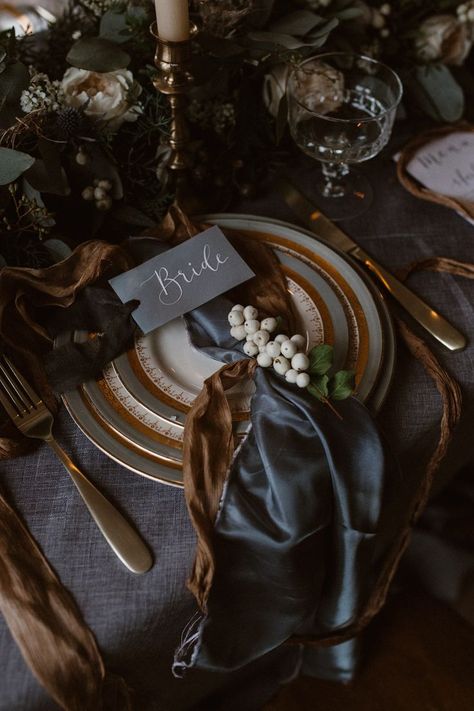 A dark Autumn late fall place setting. Great table setting inspiration for luxe boho weddings. #vidachic #darkwedding #placesetting #vidachicevents 2025 Inspiration, Gauze Table Runner, Edgy Wedding, Wedding Design Inspiration, Wedding Place Names, Dark Wedding, Late Autumn, Winter Inspired, Fiber Artist