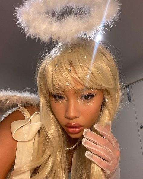 Angel Aesthetic Costume, Snow Angel Costume, Angel Makeup Looks Halloween, Halloween Costumes Angel, Angel Halloween Makeup, Bunny Halloween Makeup, Edie Rose, Blonde Halloween Costumes, Bunny Makeup