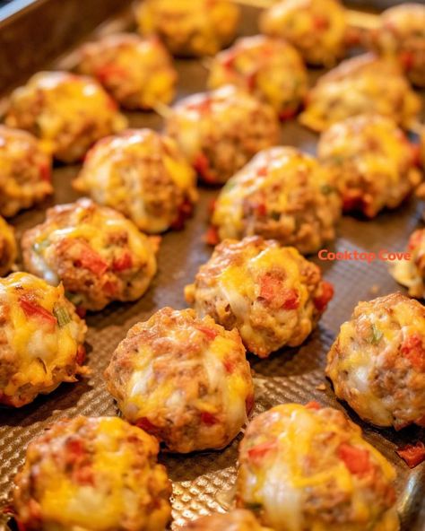 Cheese Sausage Balls, Cream Cheese Sausage, Casserole Beef, Cream Cheese Sausage Balls, Cream Cheese Recipe, Sausage Balls Recipe, Crowd Pleasing Appetizers, Sausage Balls, Appetizers Easy Finger Food