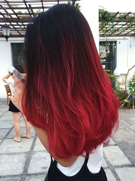 Cabelo Ombre Hair, Wine Hair Color, Red Balayage Hair, Red Ombre Hair, Kadeřnické Trendy, Wine Hair, Vlasové Trendy, Ombré Hair, 짧은 머리