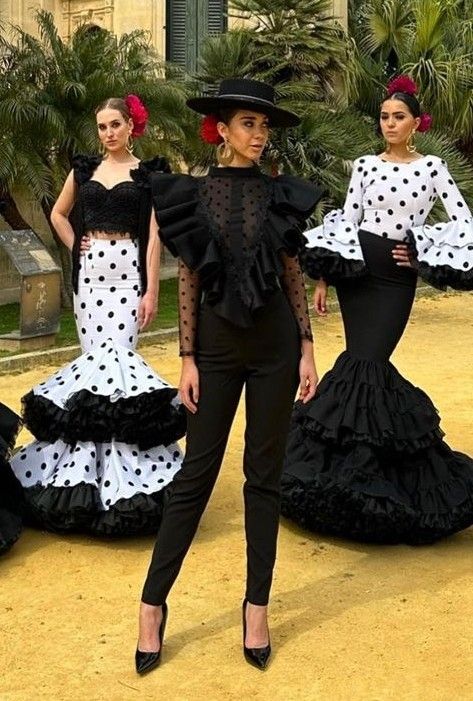 Spanish Party Outfit, Spanish Inspired Outfit, Latin Outfits Party, Flamenco Inspired Outfit, Latin Party Outfit, Havana Nights Outfit Women, Flamenco Outfit, Spanish Style Outfit, Traditional Spanish Dress