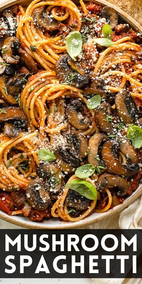 Vegan Mushroom Spaghetti, Mushroom Pasta Red Sauce, Vegan Veggie Spaghetti, Red Sauce Pasta With Mushrooms, Meat And Veggie Spaghetti Sauce, Spaghetti And Mushroom Recipes, Spaghetti Sauce Vegetarian, Healthy Spaghetti Sauce Recipes, Meat Free Pasta Recipes