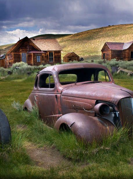 Bodie California, Abandoned Town, New River Gorge, Abandoned Amusement Parks, Abandoned Cars, Ghost Town, Haunted Places, Abandoned Buildings, Abandoned Houses