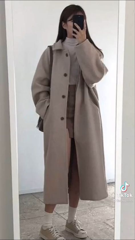 Korean Outfits With Coat, Long Coat For Girls Winter, Toffee Outfits, Korean Classic Outfit, Korean Coats For Women, Korean Coat Outfits, Korean Trench Coat Outfit, Long Wool Coat Outfit, Korean Fashion Coat